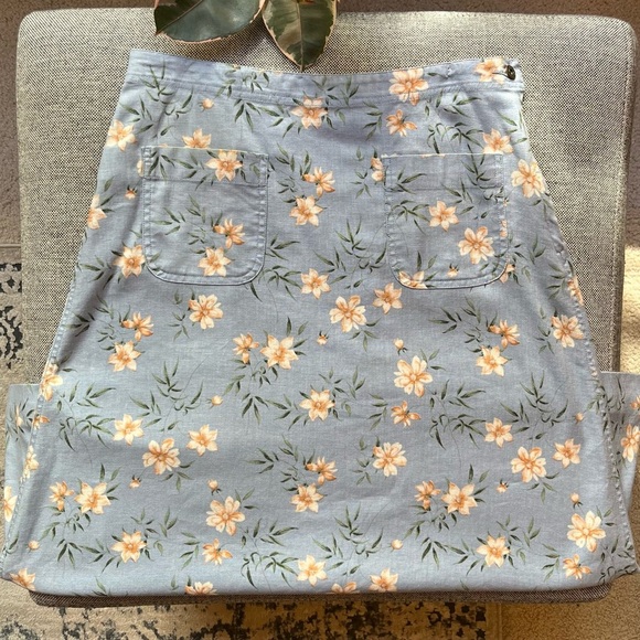 🌼 Vintage Liz Claiborne Linen Maxi Floral Skirt , in Size: 12 ✨ - Picture 9 of 17